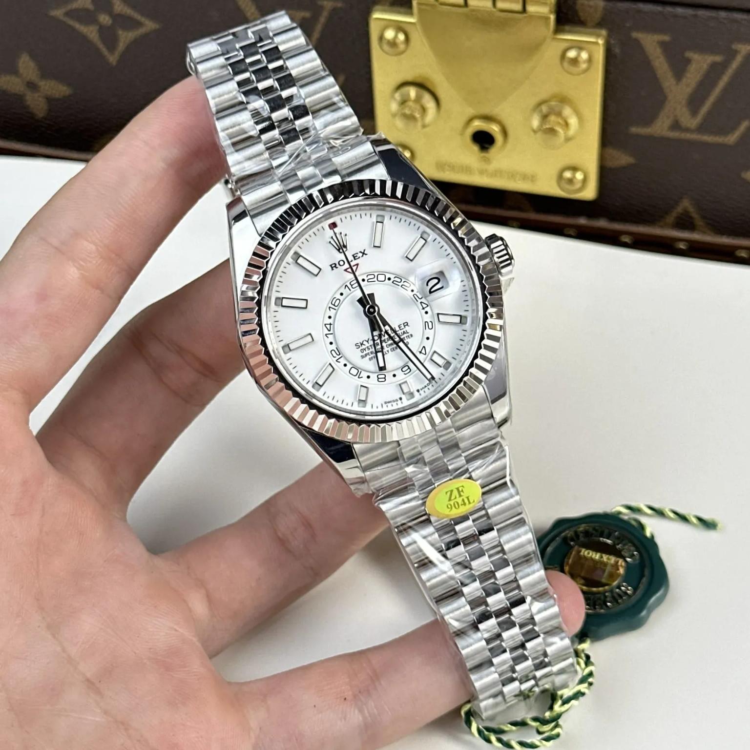 Rolex Sky-Dweller White Gold - Image 2