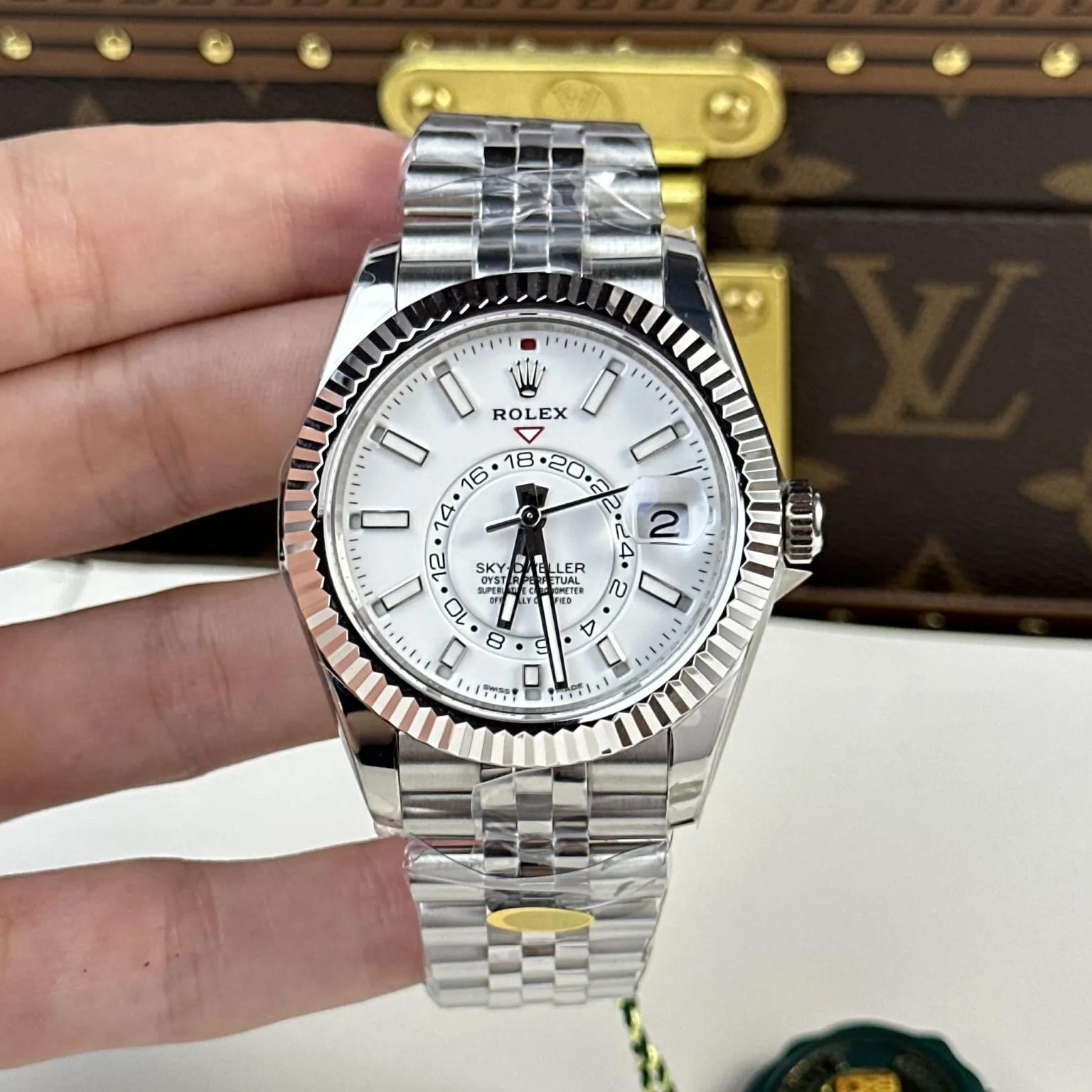 Rolex Sky-Dweller White Gold - Image 3