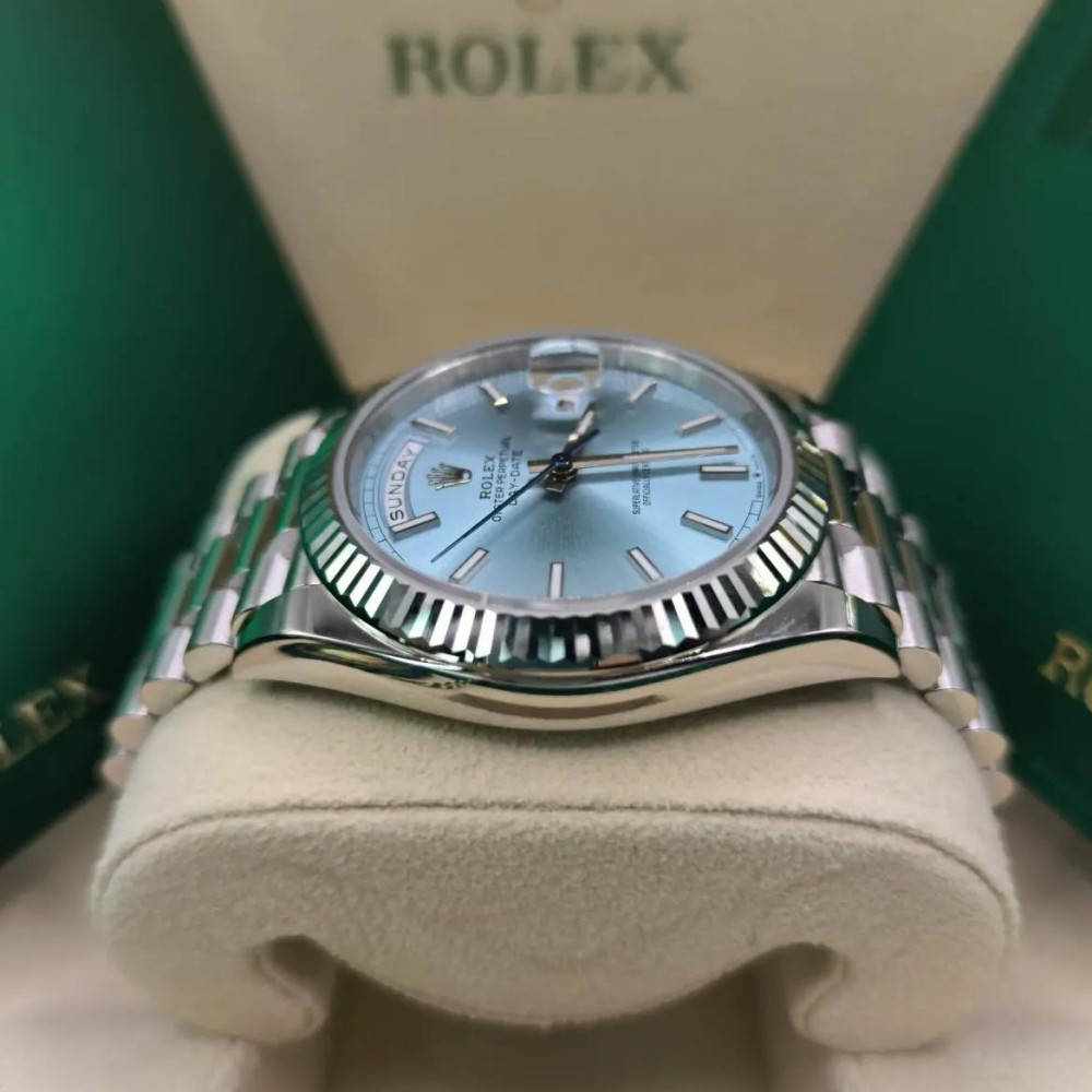 Rolex Day-Date 40 mm Ice blue Dial 228236 - Image 5