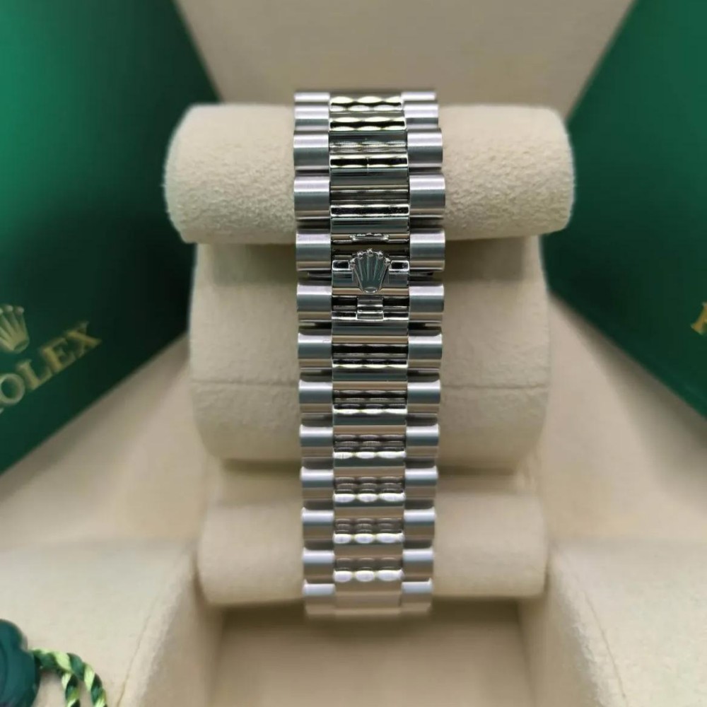 Rolex Day-Date 40 mm Ice blue Dial 228236 - Image 6