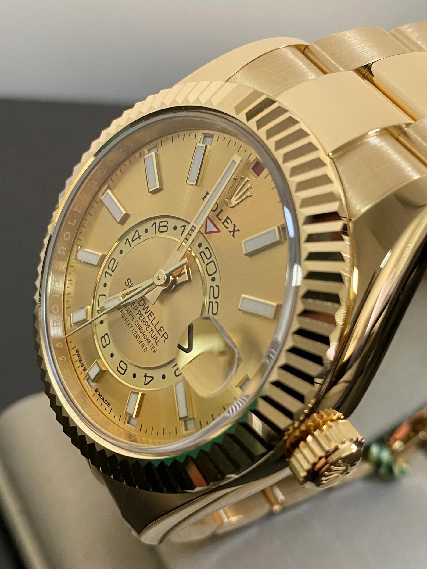 Rolex Sky-Dweller All Gold - Image 6