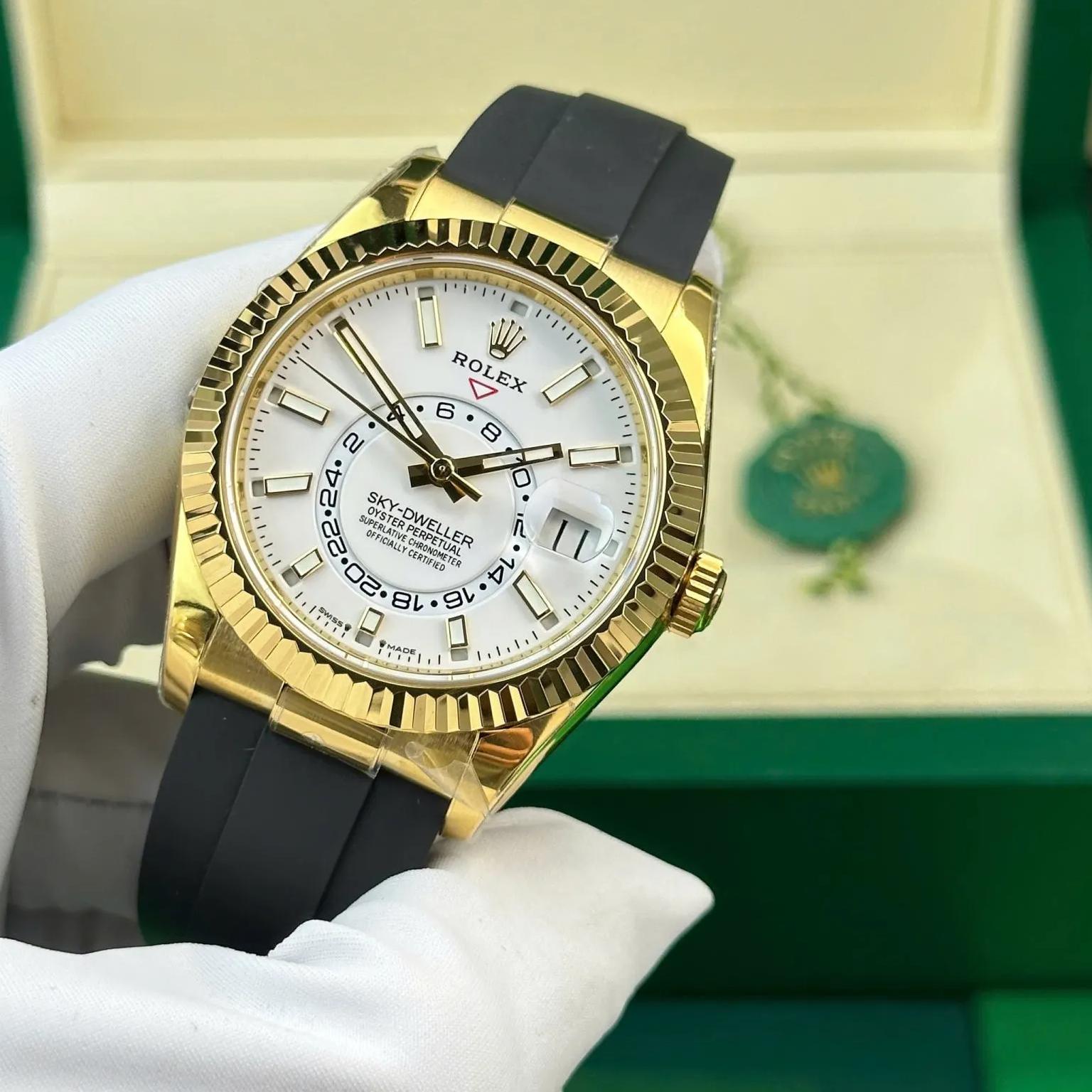 Rolex Sky-Dweller For Sale 42 mm Intense white Dial 336238 - Image 3
