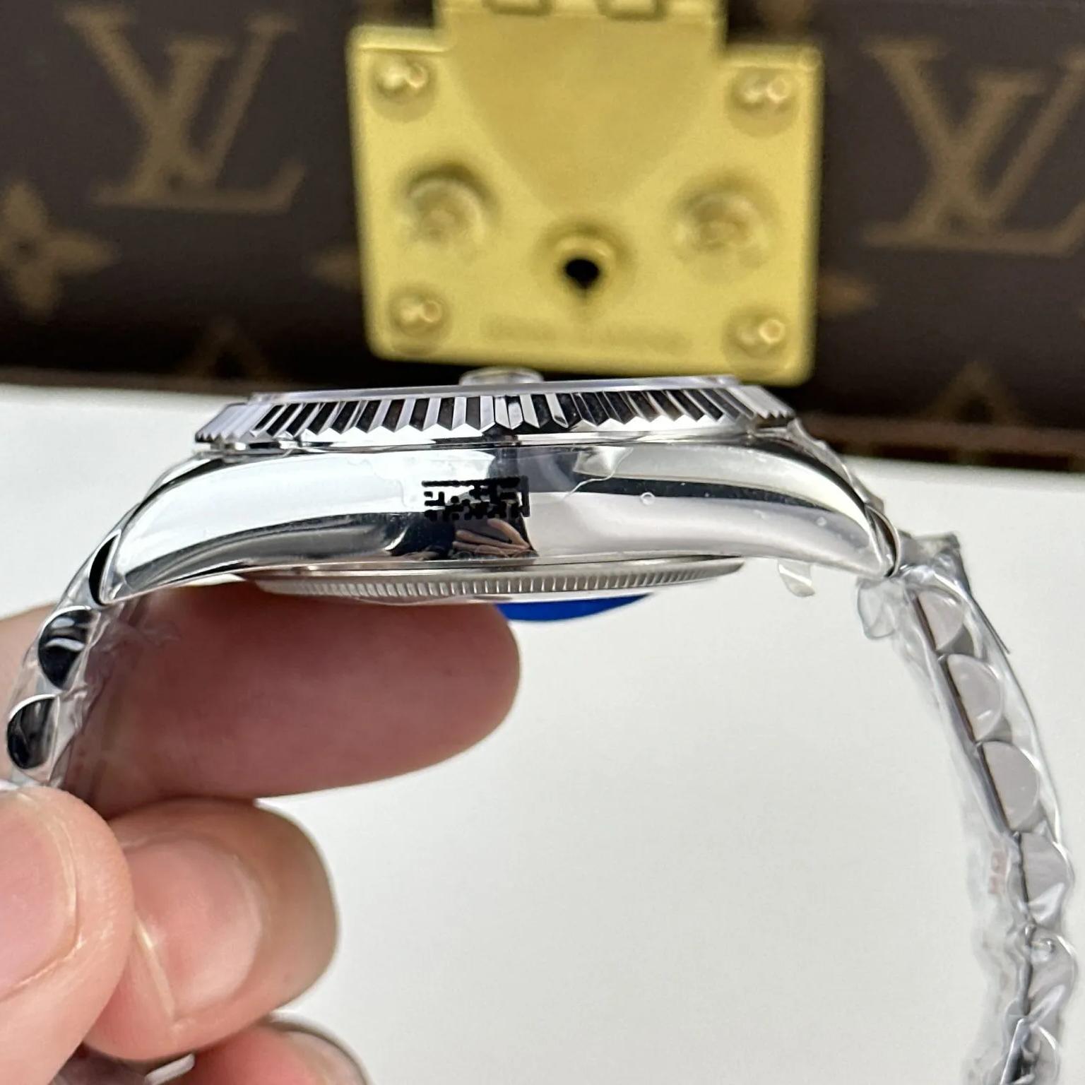 Rolex Sky-Dweller White Gold - Image 7