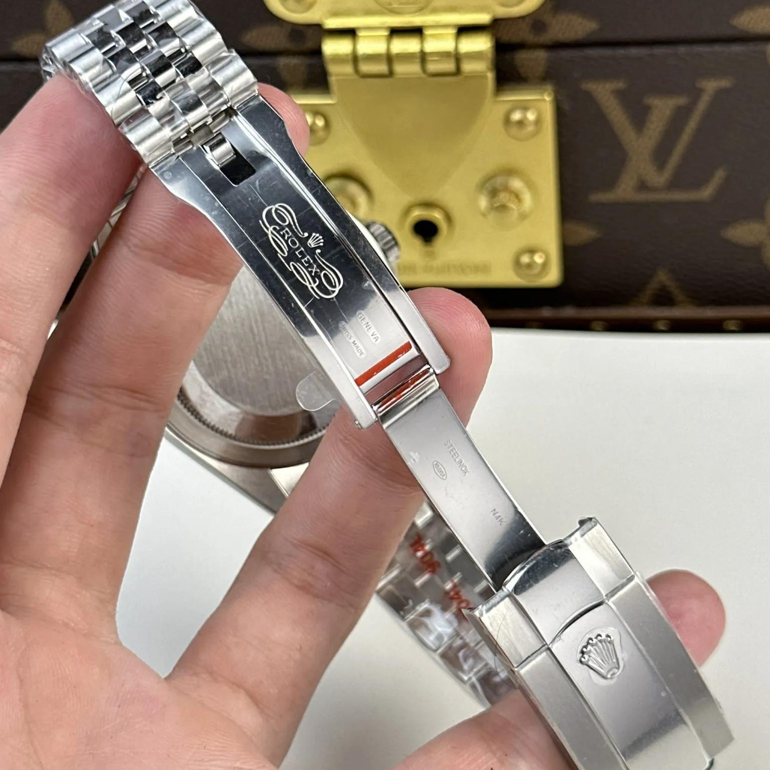 Rolex Sky-Dweller White Gold - Image 9