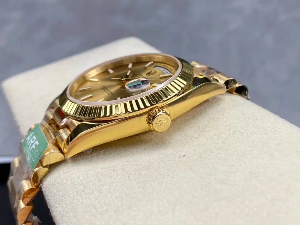 Superclone Rolex Day-Date II 40mm Champagne Dial 228238 - Image 4