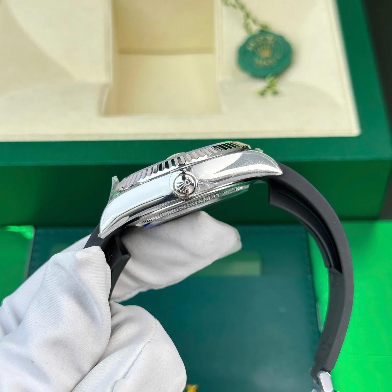 Rolex Sky-Dweller Watch: 18 kt white gold - M336239-0002 - Image 11