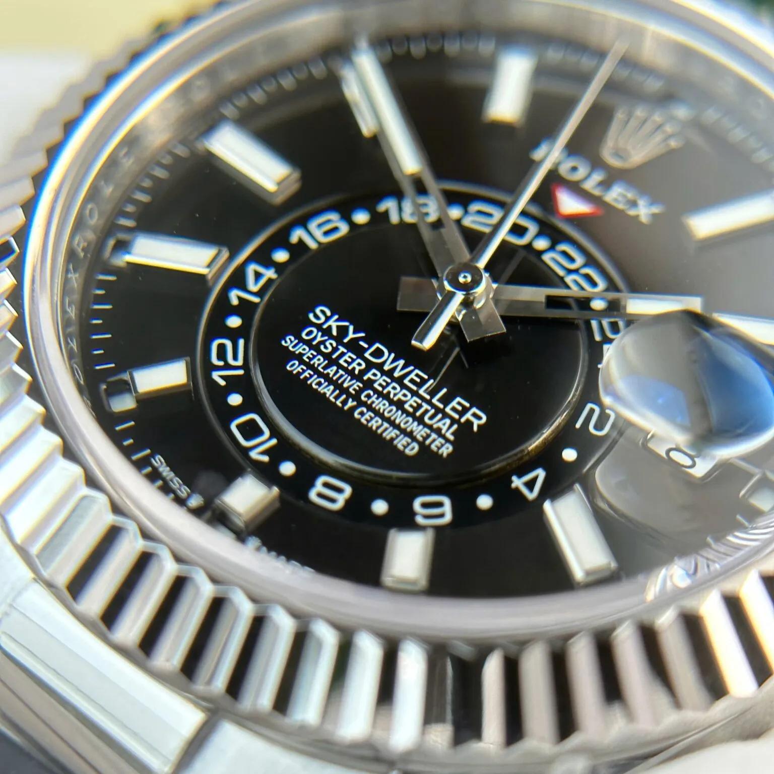 Rolex Sky-Dweller Watch: 18 kt white gold - M336239-0002 - Image 9