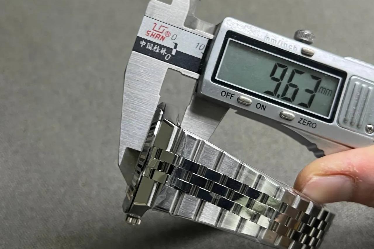 Rolex Land-Dweller 40 mm White Gold Dial 127334 - Image 3