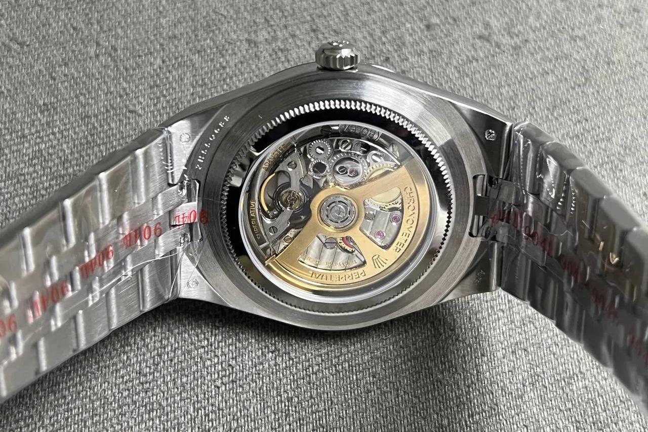 Rolex Land-Dweller 40 mm White Gold Dial 127334 - Image 5